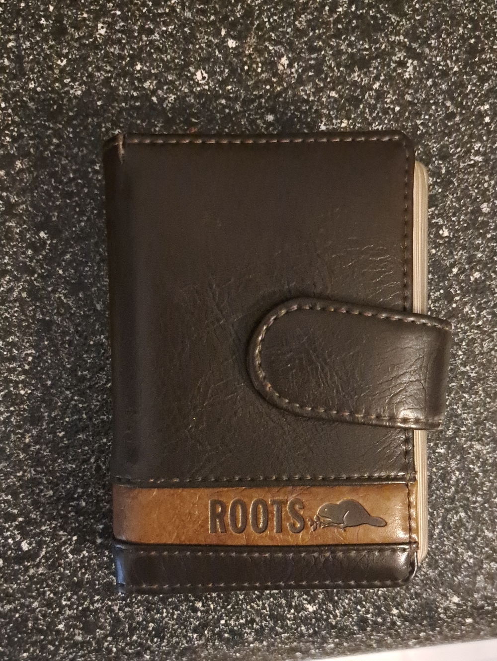 Roots Men's Bi-Tone Brown Leather Card Holder with Snap